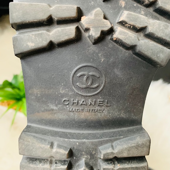 🍾🥂SOLD!🥳Chanel Lined Boots - Picture 7 of 12